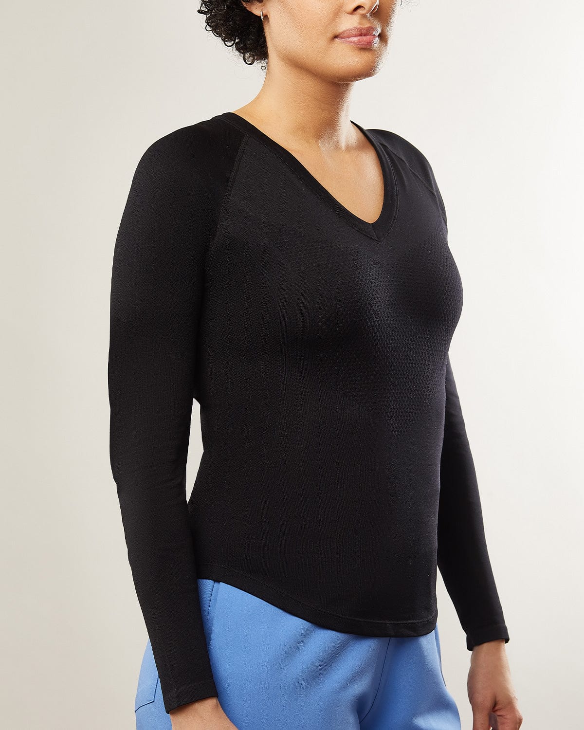 Women’s Featherlite™ V-Neck Underscrub – Black